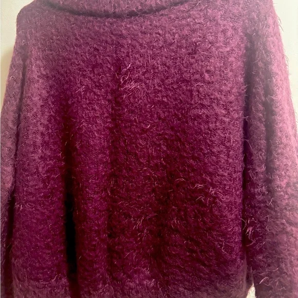 Express sweater - Picture 3 of 3